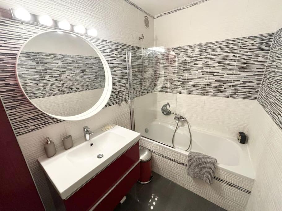 Appartement Confort Avec Balcon - Champigny Eksteriør billede